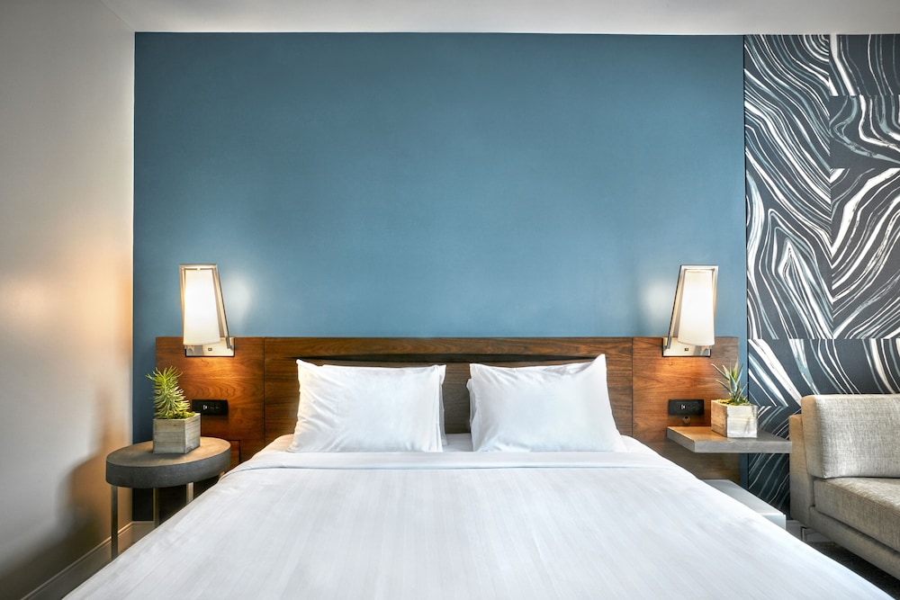 Regency Suite King photo 2