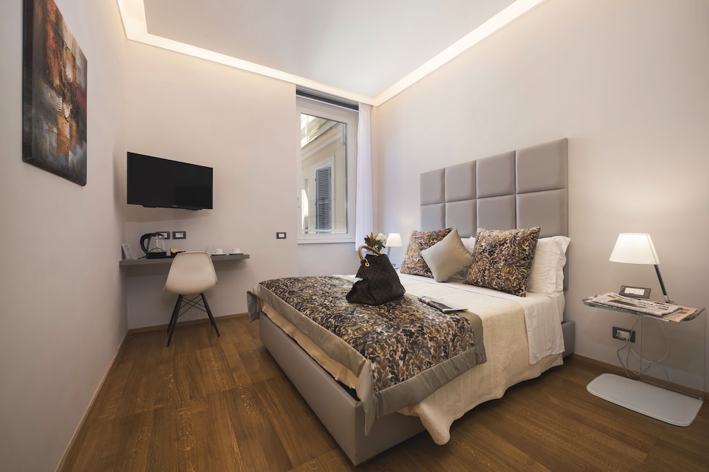 Deluxe Double Room, 1 Queen Bed, Accessible, City View photo 2