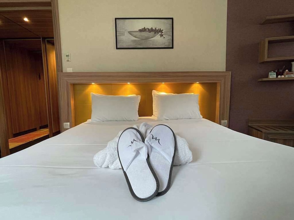 Standard Room, 1 Double Bed, Accessible - Photo 2