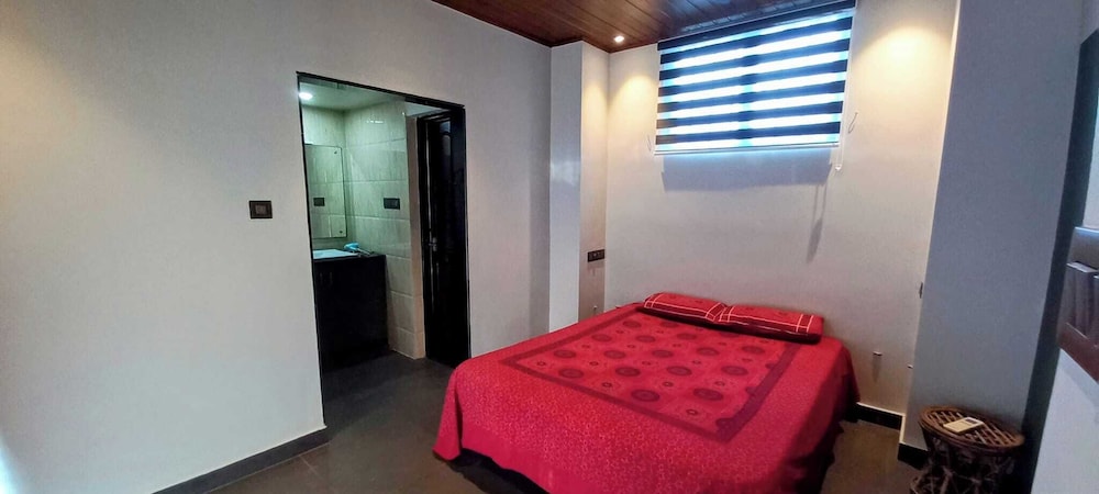 Deluxe Studio Suite, Lake View photo 1