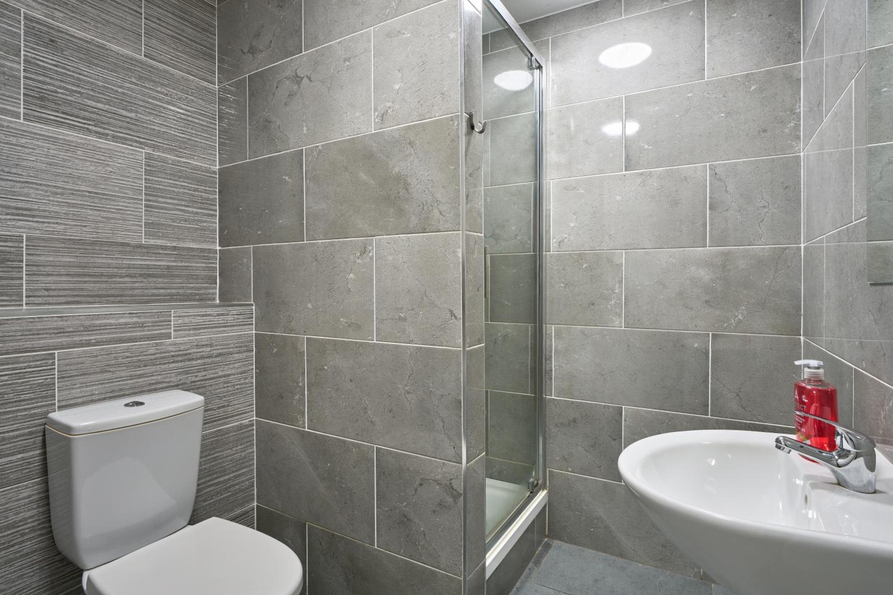 Twin Room with Bathroom photo 1
