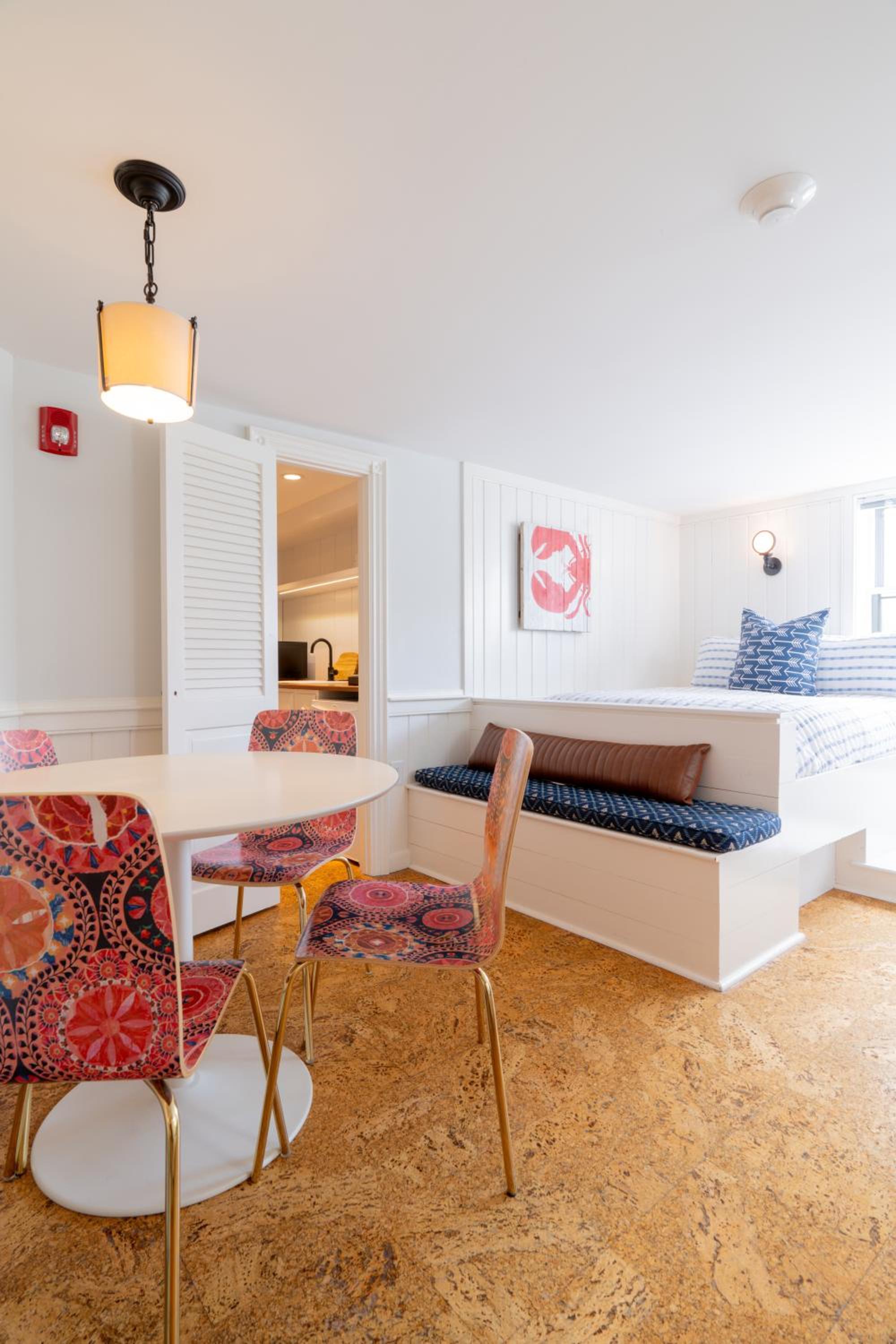 Deluxe King Suite - Photo 6