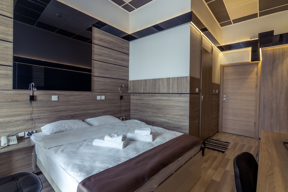 Superior Double Room, City View