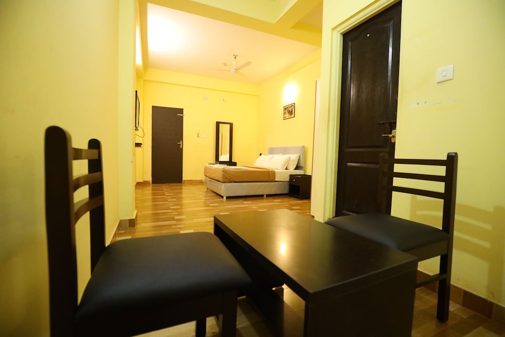 Deluxe Room - Photo 5