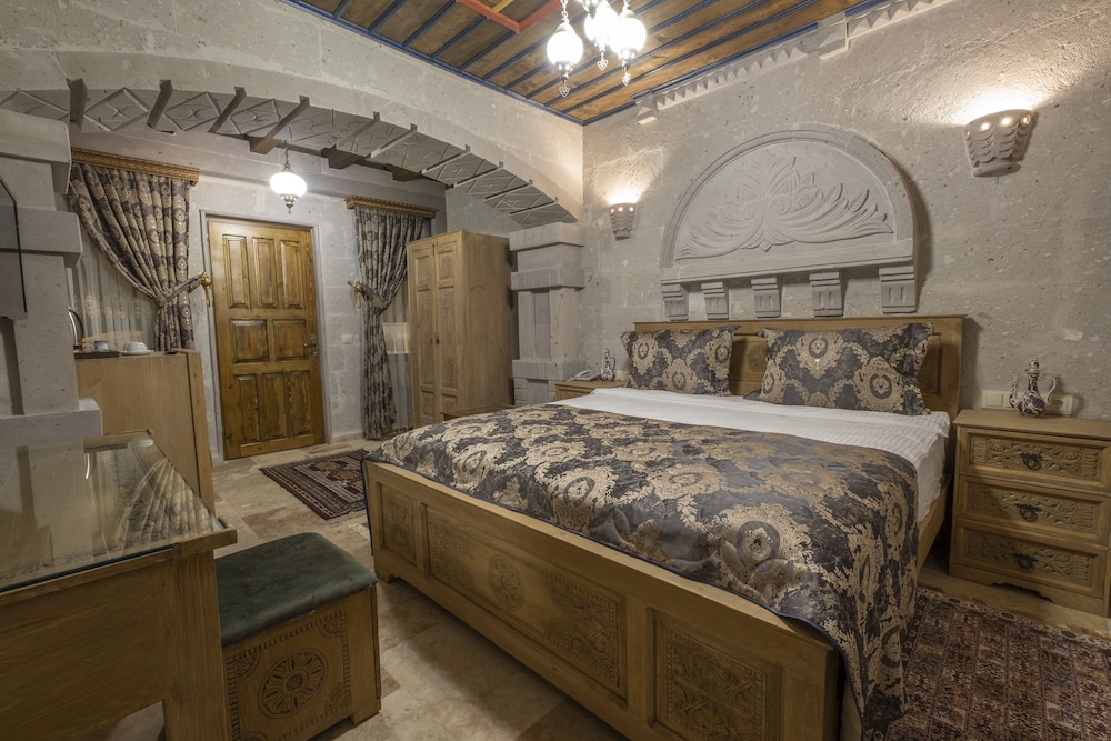 Basic Room, Balcony, Valley View