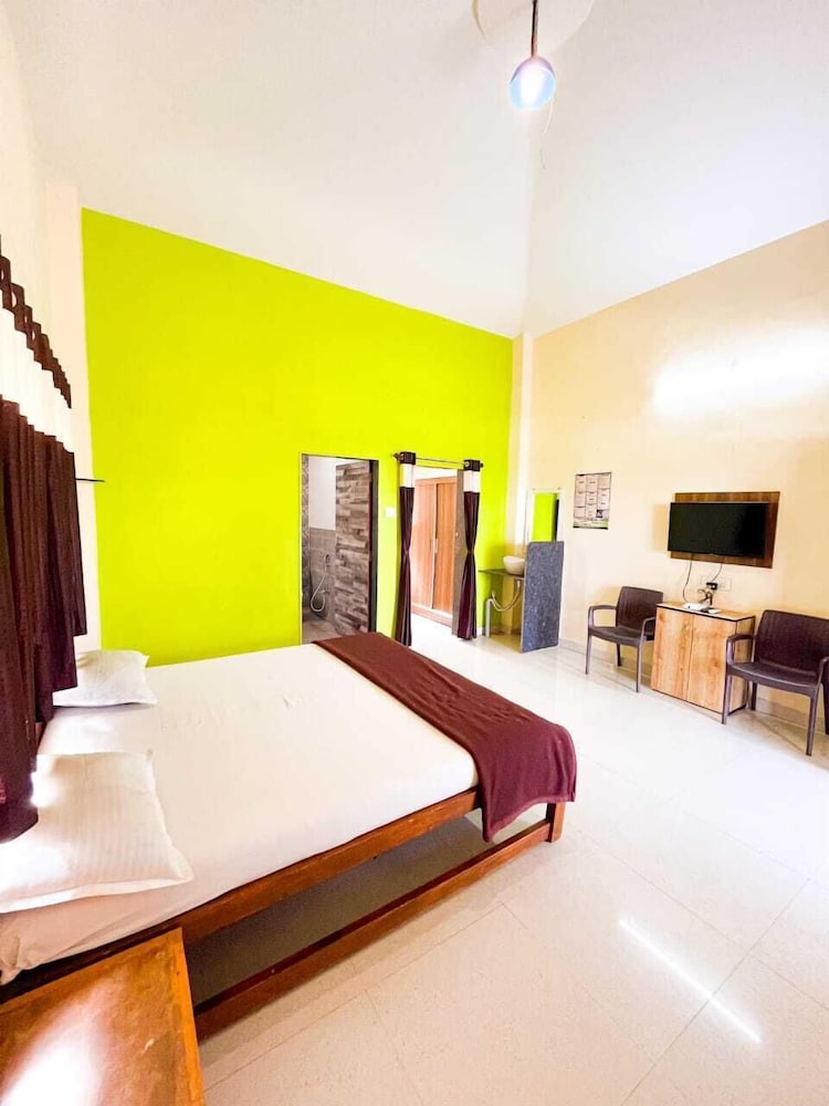Deluxe Room, 1 Large Twin Bed, Mountain View, Mountainside