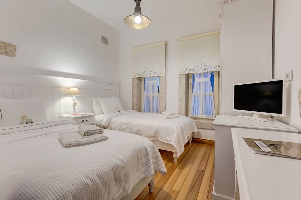 Twin Room (Garden Floor)