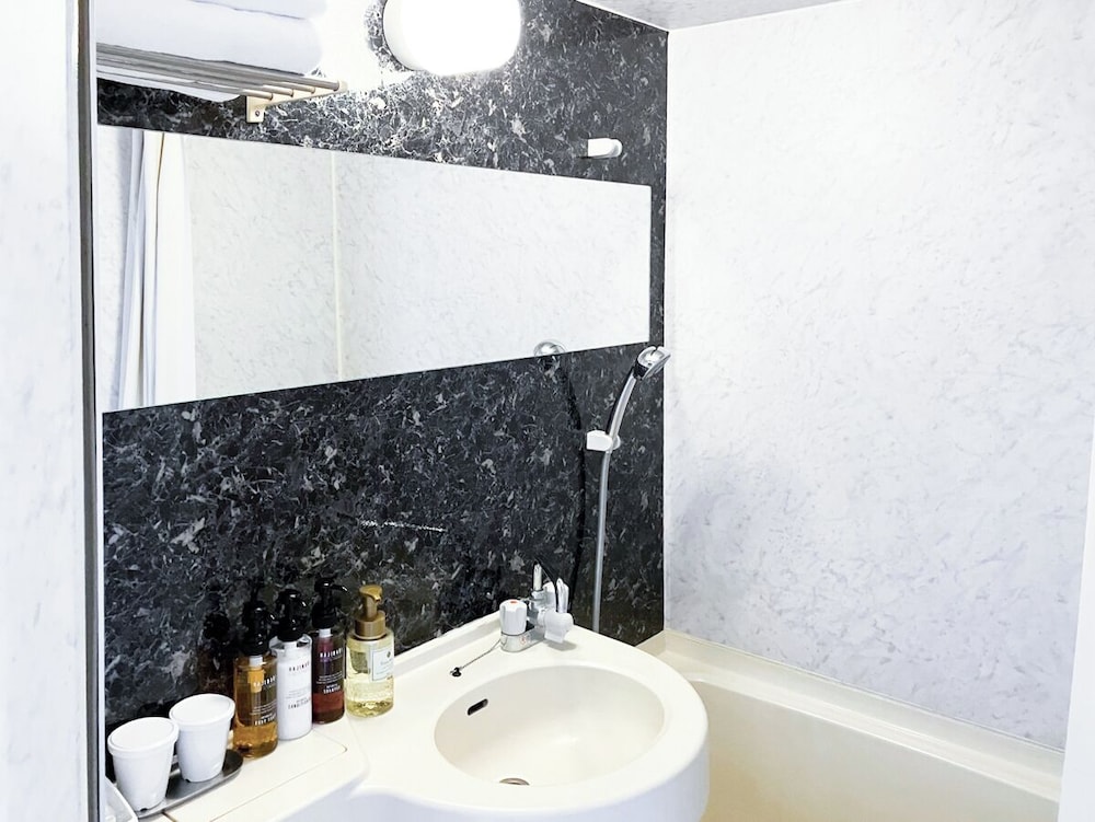 Double Room, Non Smoking - Photo 3