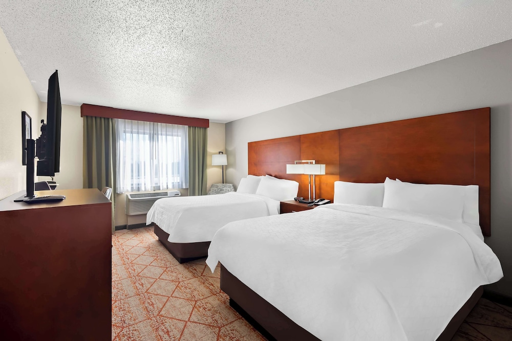 Suite, Multiple Beds, Non Smoking, Refrigerator & Microwave - Photo 5