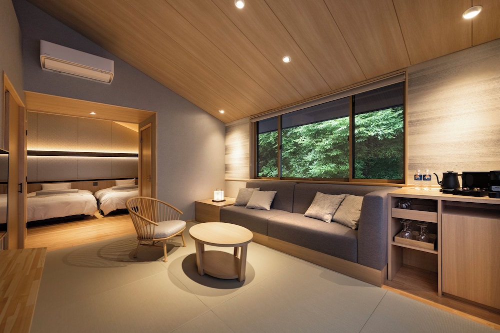 Romantic Apartment, Balcony, Mountain View