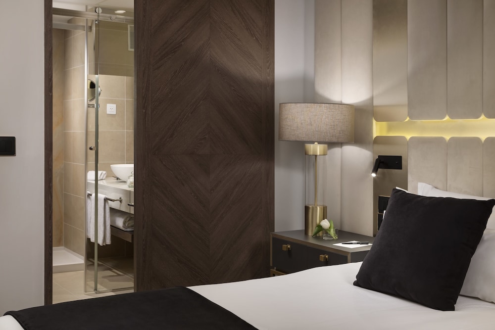 The Level, Deluxe Room - Photo 9
