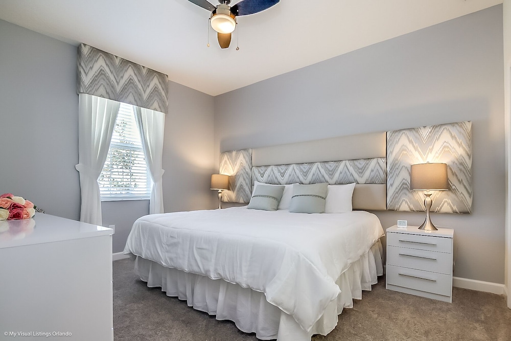 Villa (8915SD 8 Bedroom Resort Villa With G)