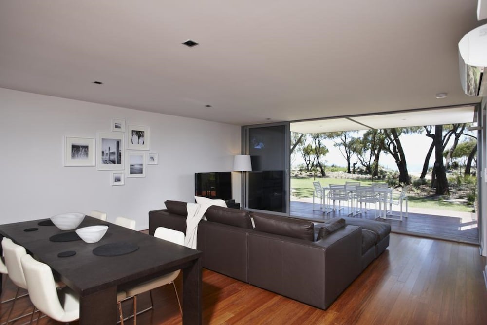 Luxury Apartment, 2 Bedrooms, Private Pool, Oceanfront photo 3