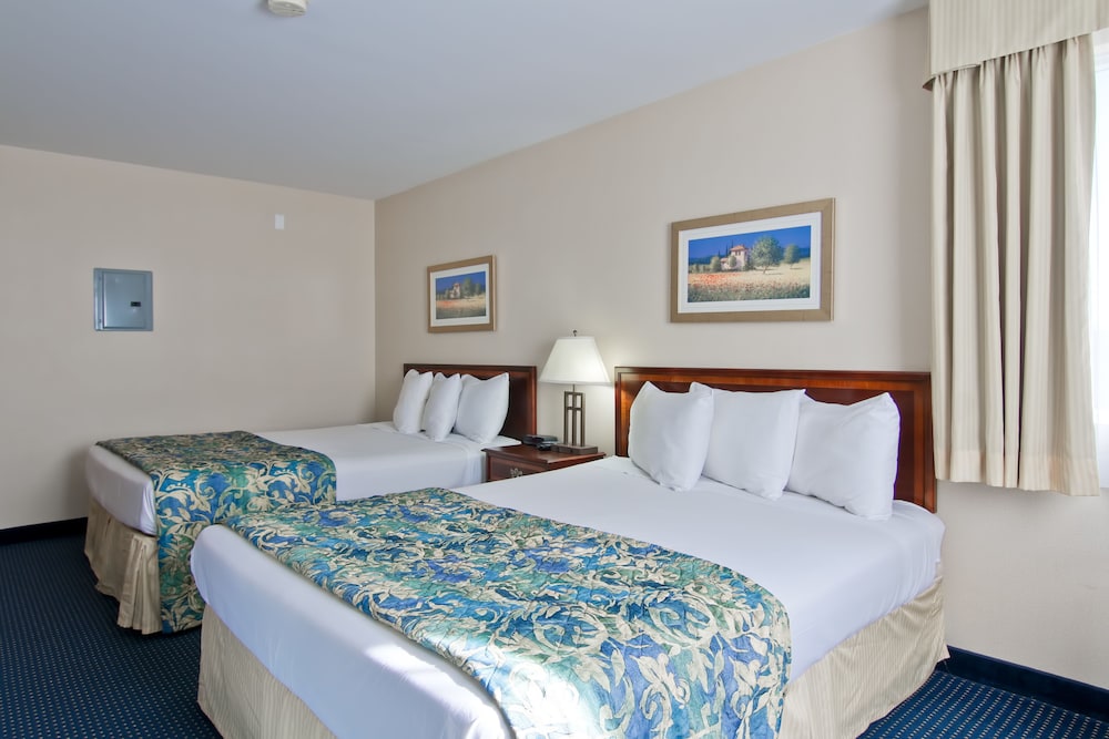 Standard Room, 2 Queen Beds, Non Smoking, Sea View photo 3