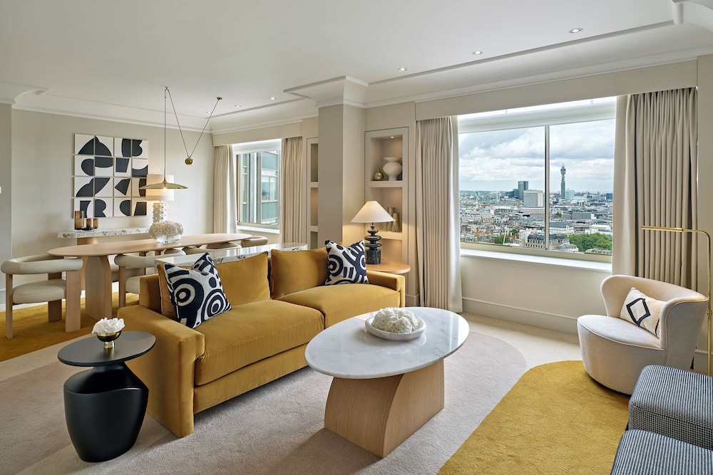 Luxury Suite, 1 King Bed, Business Lounge Access (Cosmopolitan)