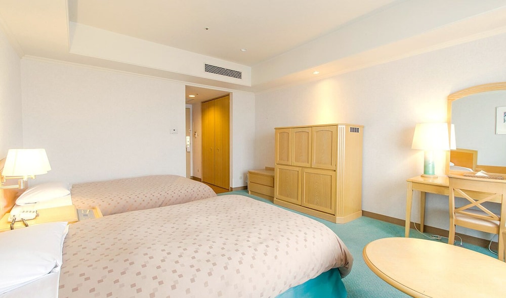 Standard Twin Room, Italian Dinner Plan, Non Smoking photo 3