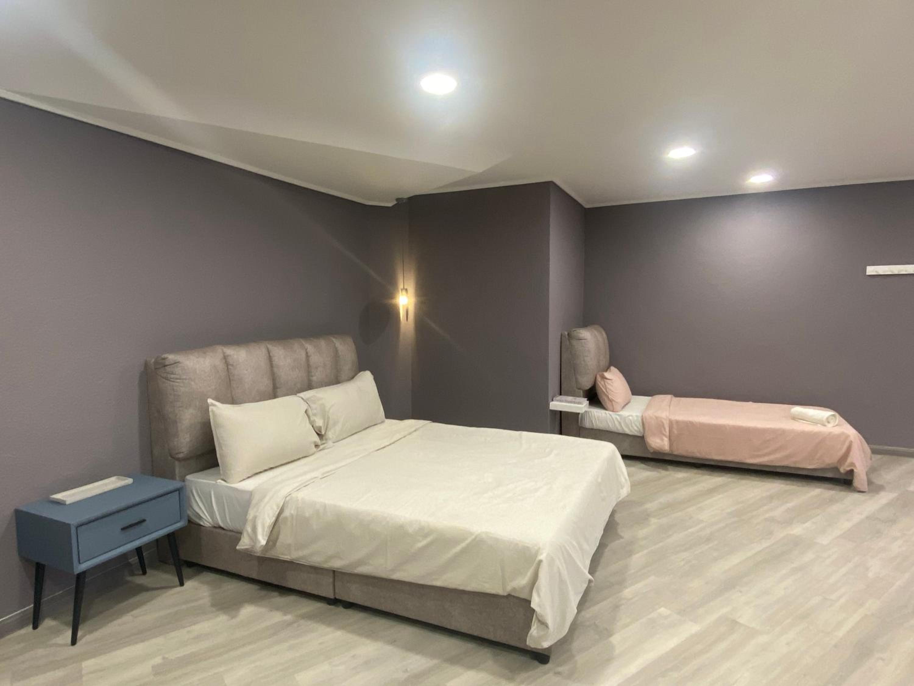 Family Studio - Photo 4