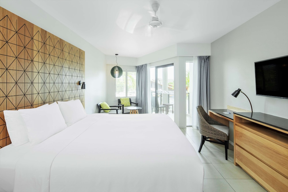 Superior Room, Lagoon View - Photo 1