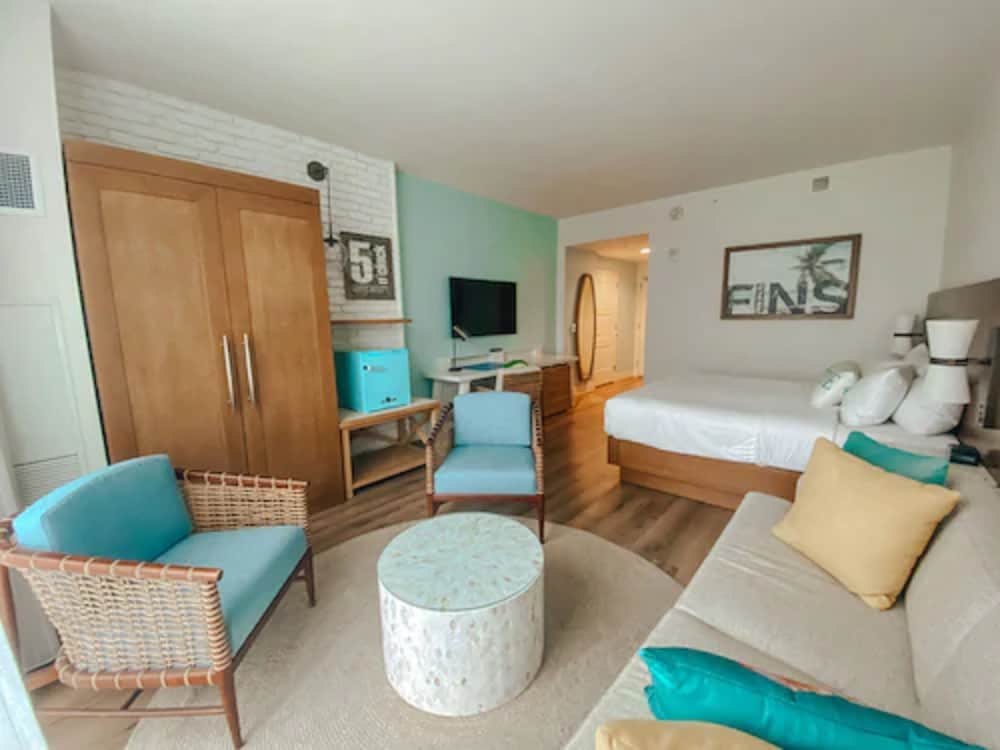 Deluxe Room, Multiple Beds photo 2