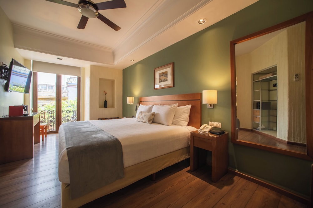Junior Double Room, 1 King Bed photo 1