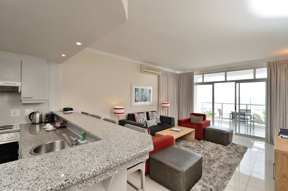 Suite, 2 Bedrooms - Photo 5