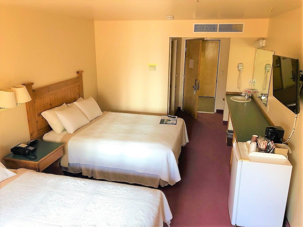 Double Room, 2 Queen Beds photo 1