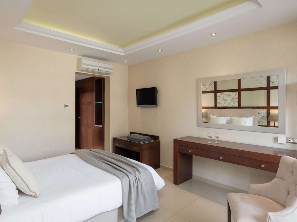 Premium Suite, Jetted Tub (Outdoor-Family) - Photo 1