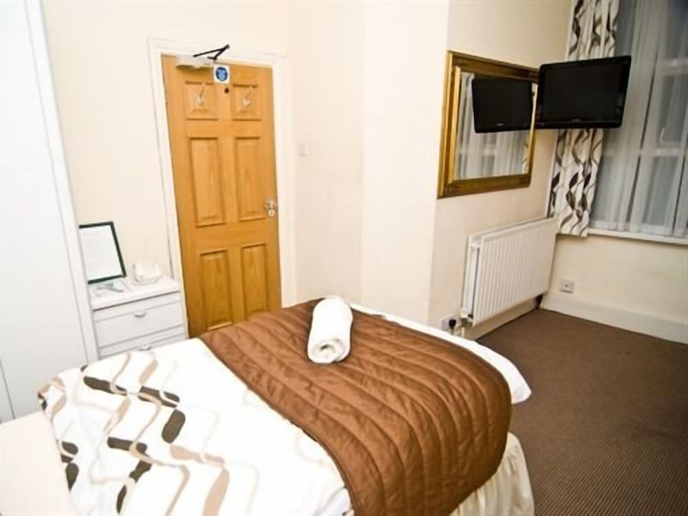 Single Room, Ensuite photo 2