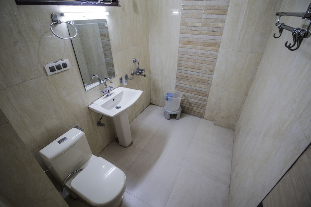 Semi Deluxe Room
