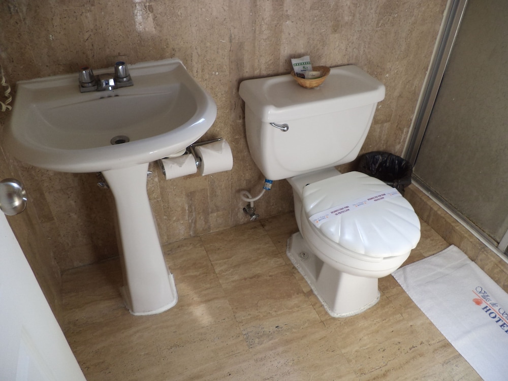 Basic Triple Room photo 2