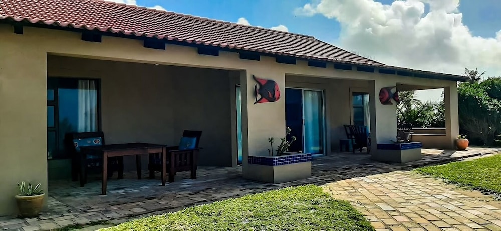 Villa photo 1