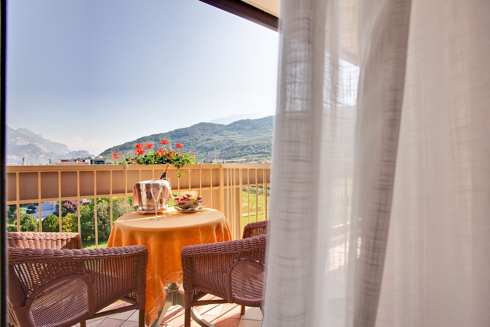 Deluxe Room, Balcony - Photo 3