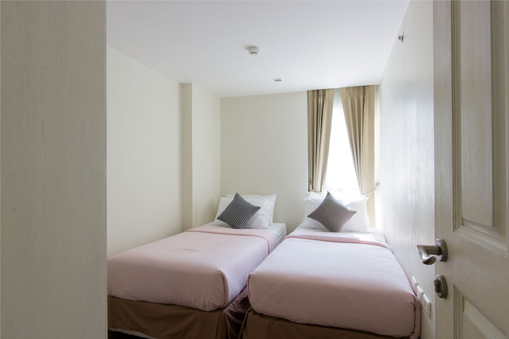 2 Bedrooms (Non Smoking) photo 3