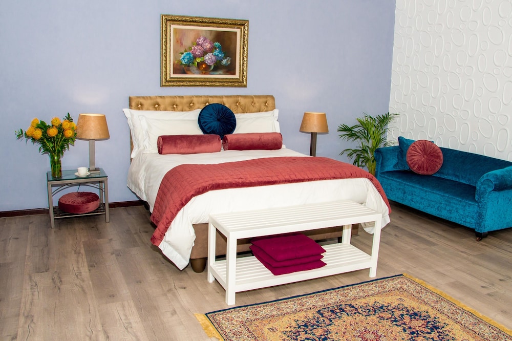 Room (Hydrangea) photo 1