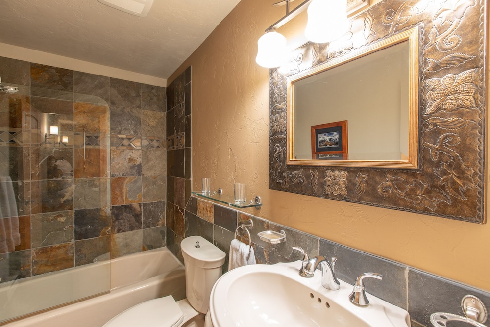 Premium Room (Not Pet Friendly and No Elevator) photo 2