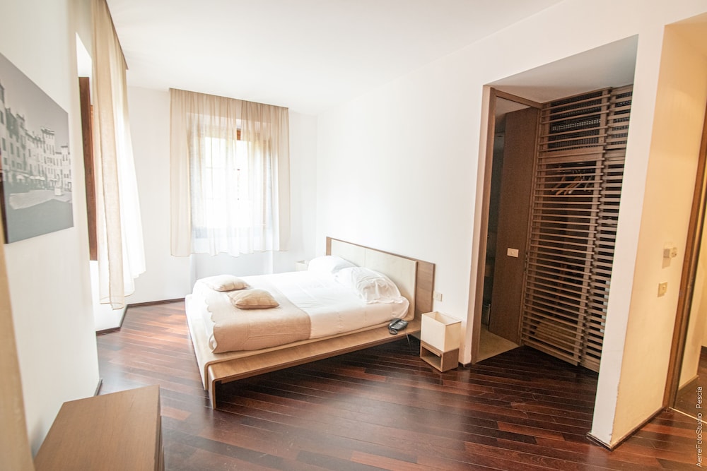 Double Room, Bathtub, Garden View photo 1