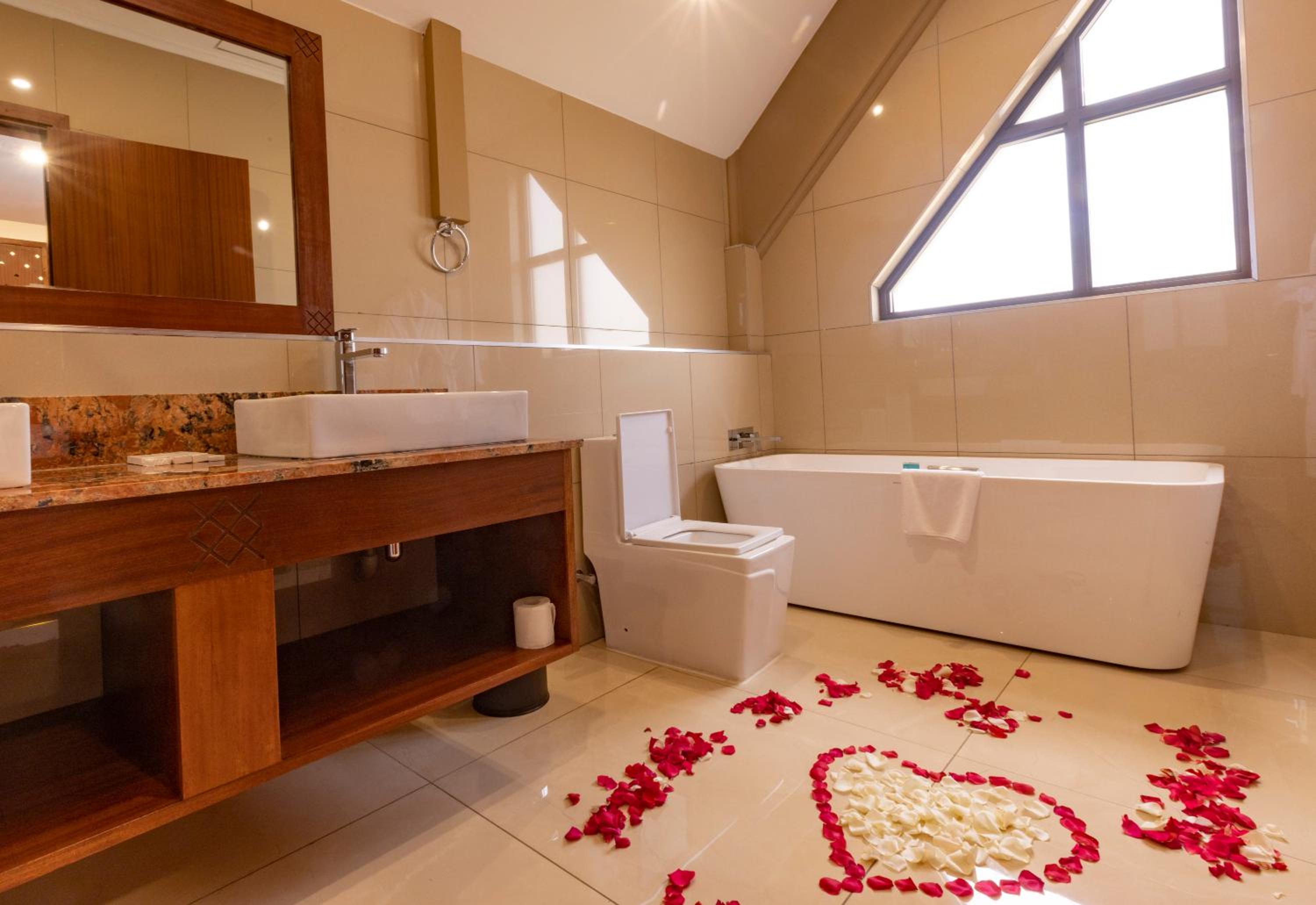 Standard Queen Room - Photo 4