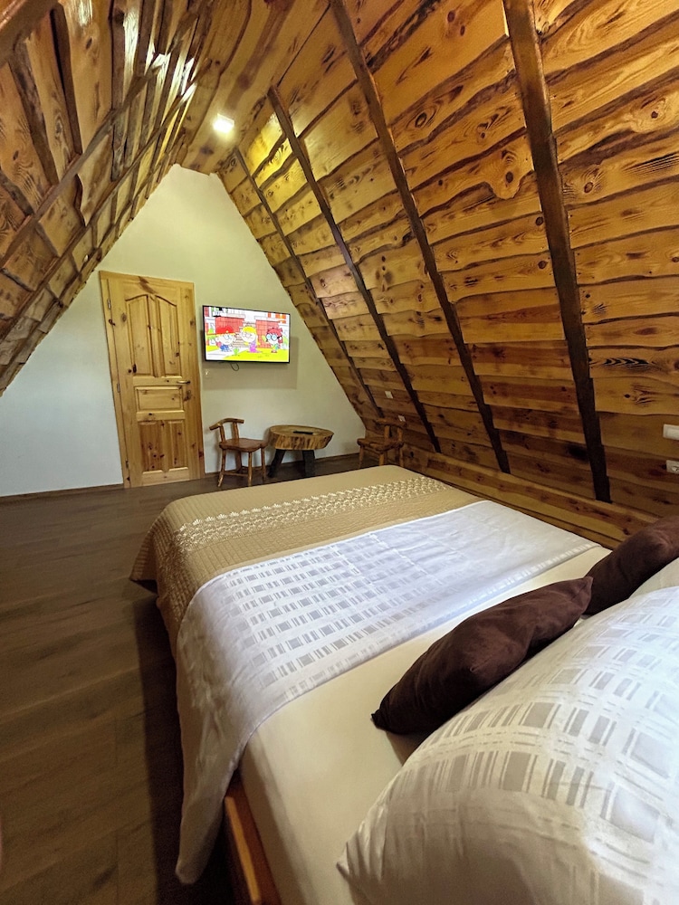 Family Quadruple Room, 2 Bedrooms, Air conditioning, Courtyard View photo 2