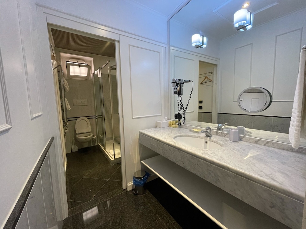 Classic Suite, 1 Double Bed with Sofa bed photo 1