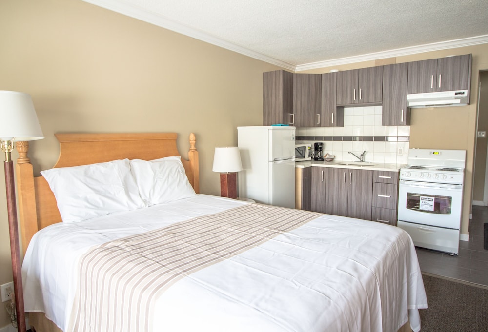 Superior Double Room, 2 Double Beds, Kitchen photo 3