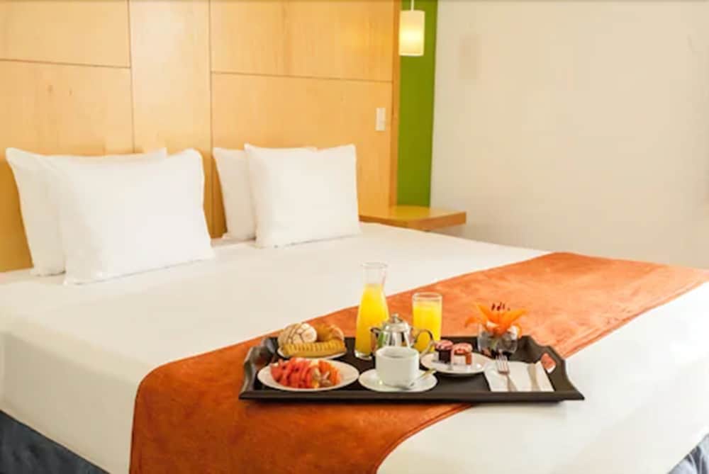 Room, 1 King Bed, Non Smoking - Photo 1