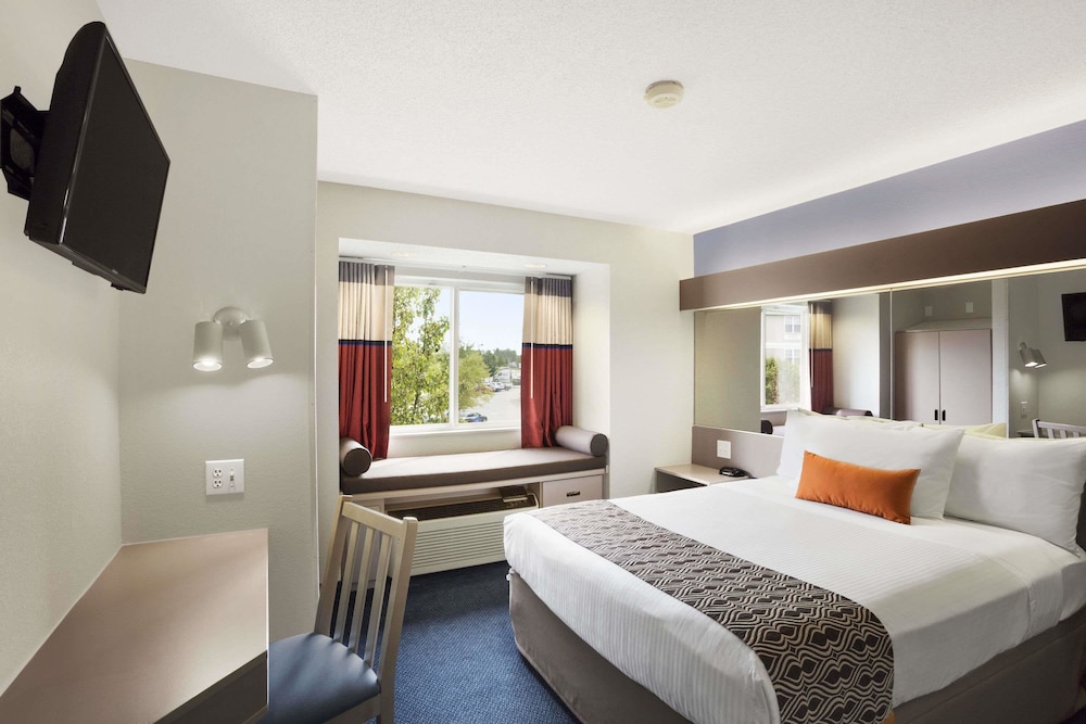 Room, Accessible photo 1