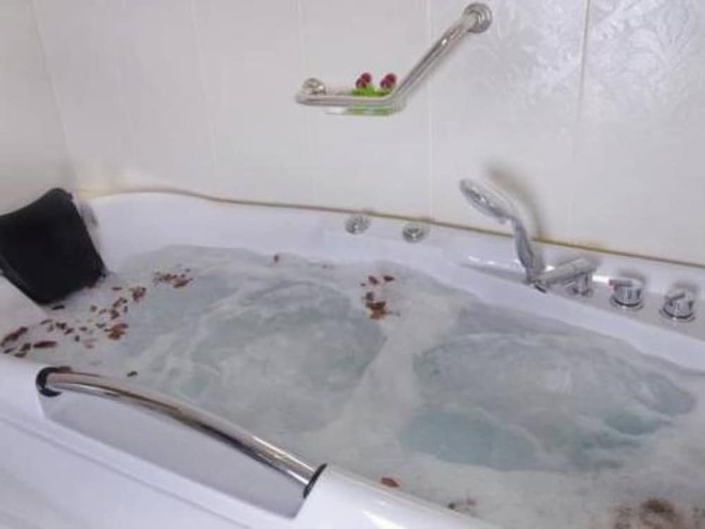 Double Room, Jetted Tub