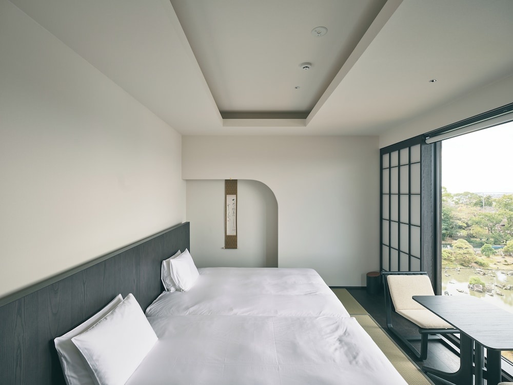 UNIVERSAL TWIN ROOM [ TRADITIONAL BUILDING VIEW ] photo 1