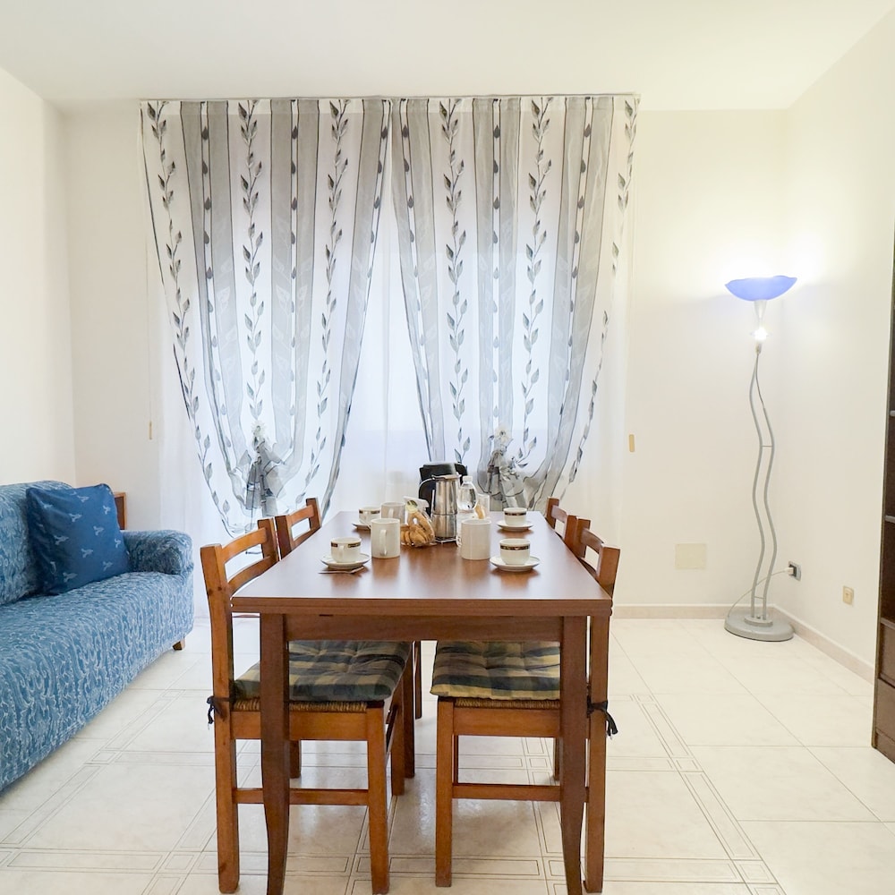 Apartment photo 2