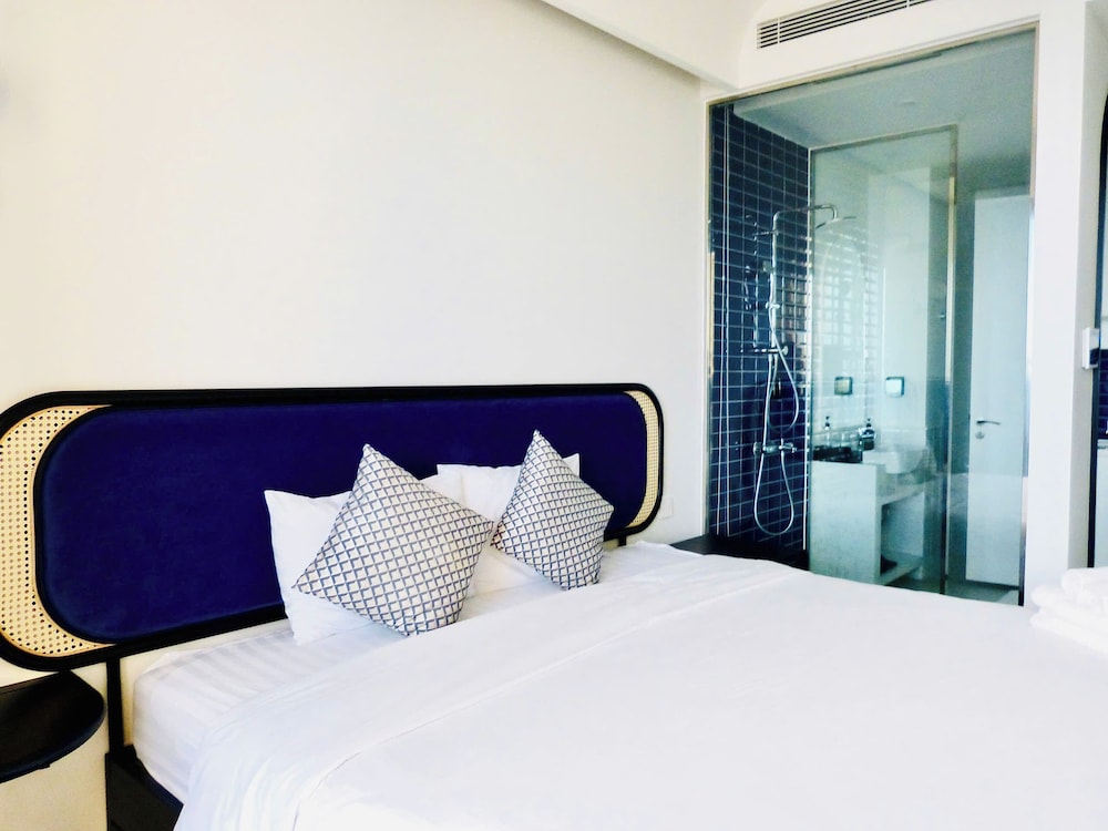 Superior Studio, 1 King Bed, Sea View, Tower