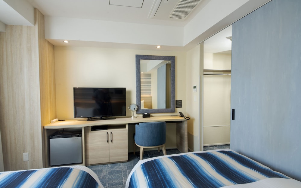 Standard Twin Room [Book 90 days before gets you free water bottle!] - Photo 2