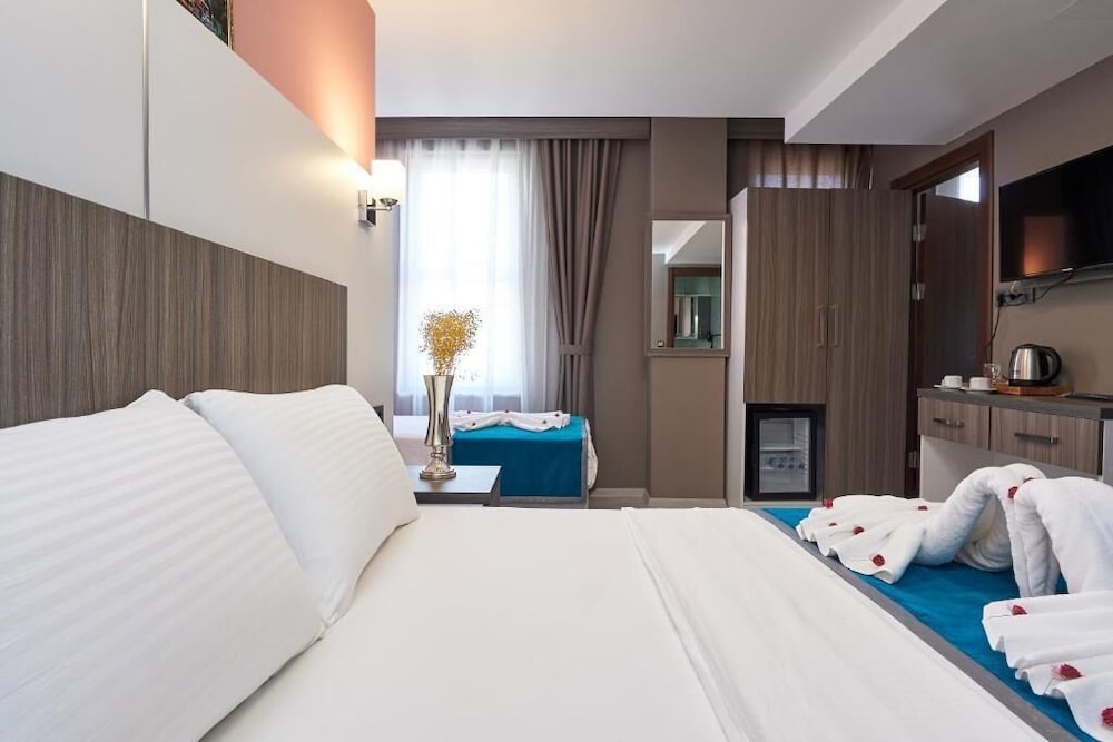 Superior Quadruple Room photo 2