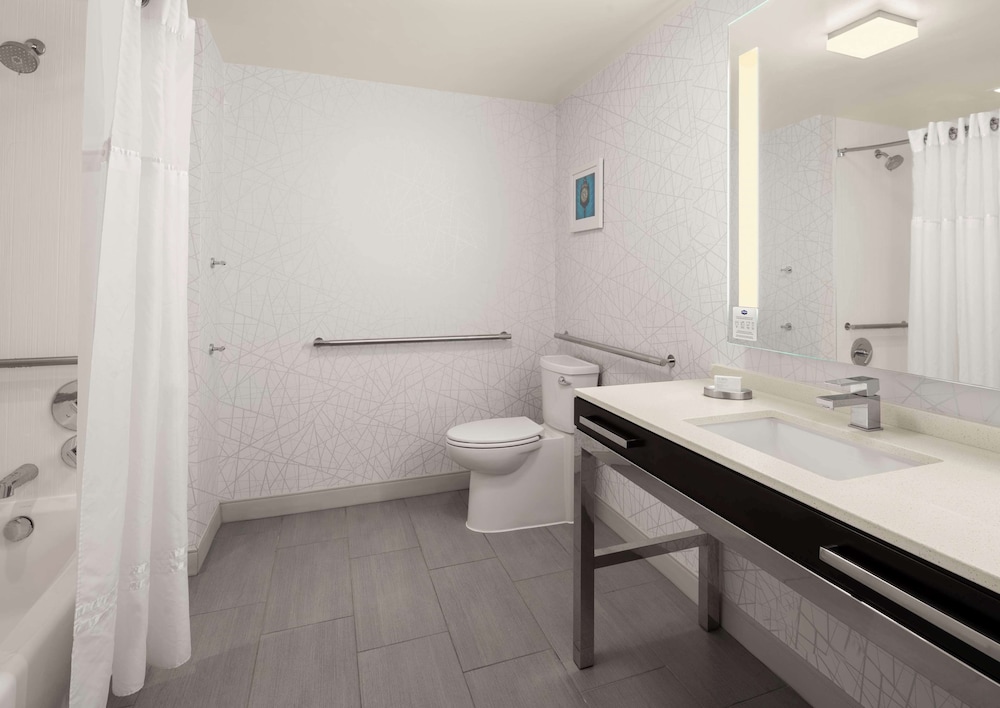 Hampton Inn & Suites-Worcester, MA, Photo 7
