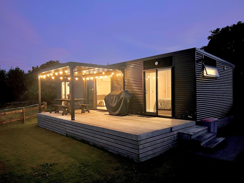 Deluxe Cottage, 2 Bedrooms, 2 Bathrooms, Garden View photo 3